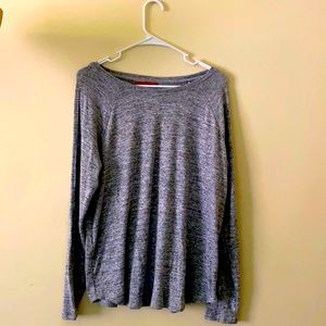 Jennifer López Long sleeve women’s shirt.